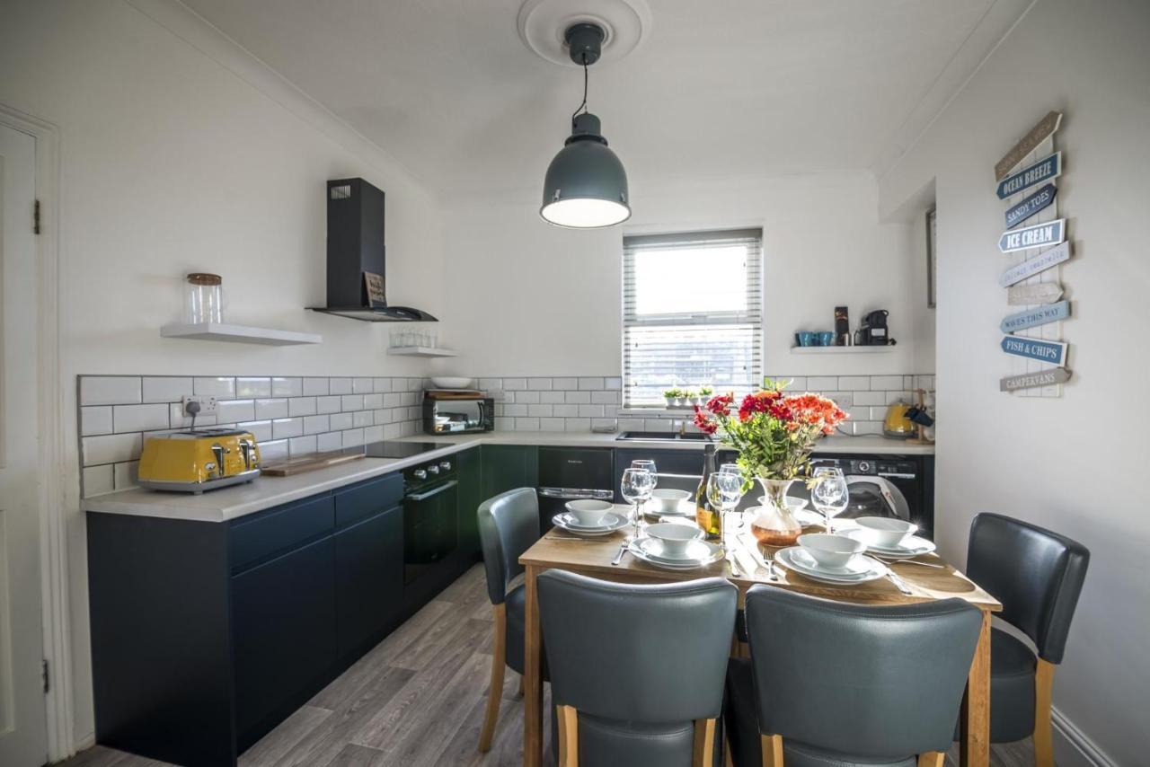 Ivydene - 3 Bedroom Holiday Home - Tenby Exterior photo